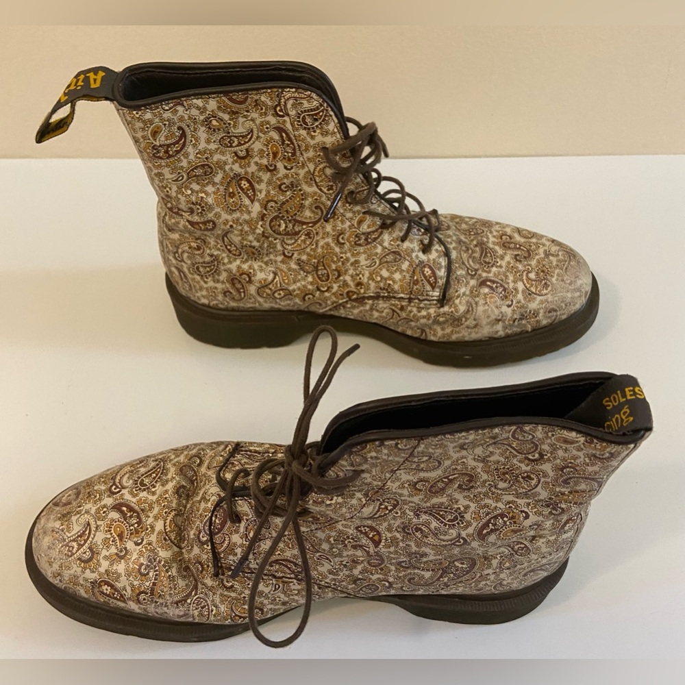 Dr. Martens Paisley Jeffries Boots Men’s Size‎ 8 Women Size 9